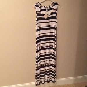 Tommy Bahama Sleeveless Maxi Dress.